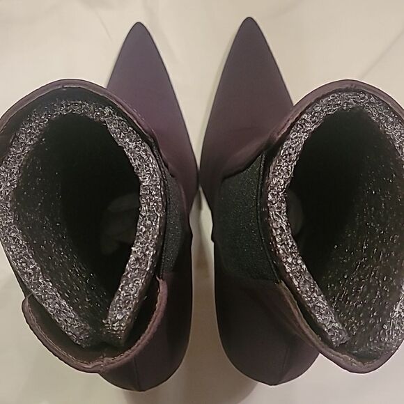 NIB Good American Chocolate Neoprene Chelsea Pointed Toe Women's 8 - Picture 12 of 12